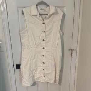 Abercrombie & Fitch White Sleeveless Dress